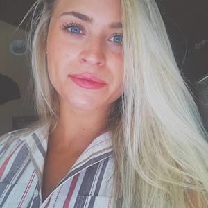 Meet your Posher, Corrine